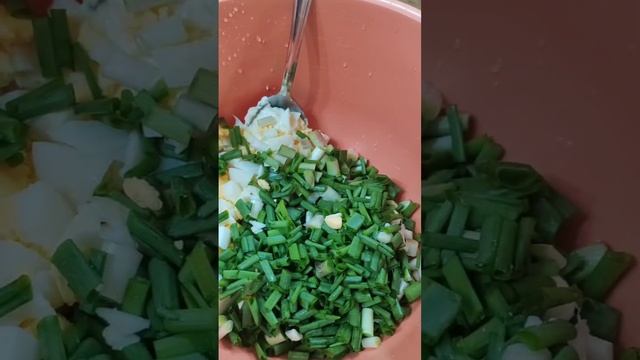 пирожки из сметано дрожжевого теста с зелёным луком и яйцом от Черепа