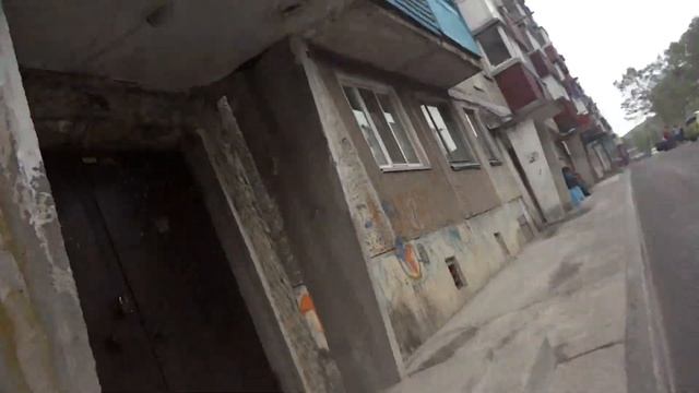 отобрали кепку у поцона и решили побегать