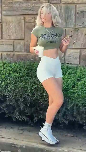 jhroCFQZADg - Beautiful Street Fashion Outfits Style #shorts