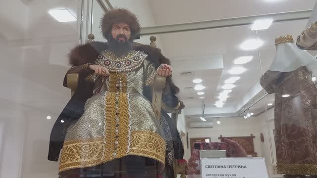 Выставка самодельных кукол в картинной галерее "Вернисаж" г. Прокопьевска