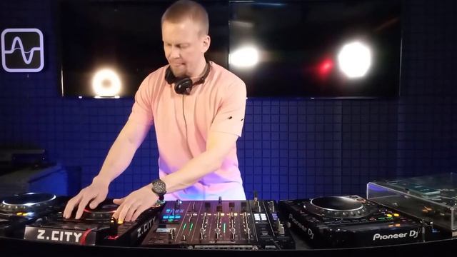 Alex Mur Mo - I'll Be Back Baby