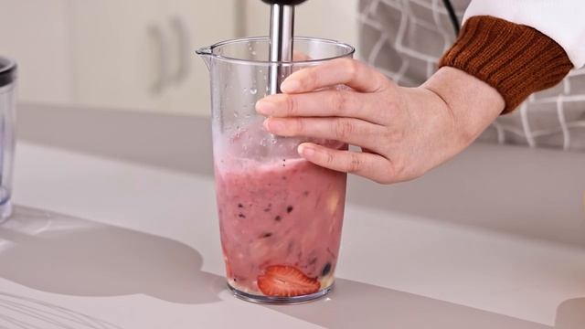 Погружной ручной блендер BioloMix 4 в 1 мощностью 1200 Вт.