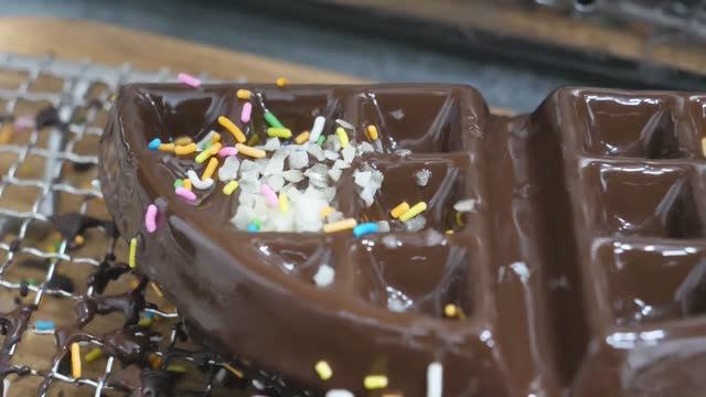 Высшая ступень эволюции K-waffle! Вафли с шоколадным фонданом _ Шоколадные вафли, Корейская уличная