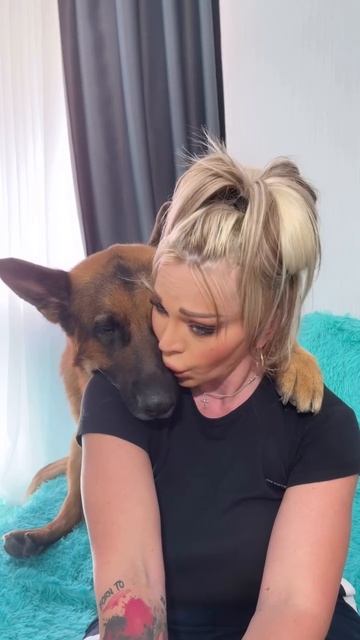 Так вот любит 🥰😍