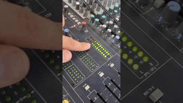 Как настроить чувствительность канала на микшерном п?