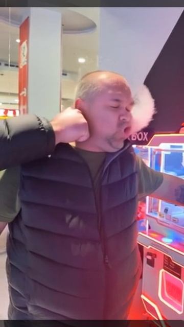 Когда вытащил не ту игрушку)))