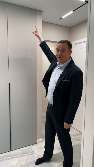 Двери в потолок.