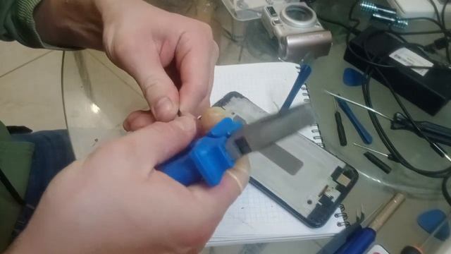 начало разбора телефона
