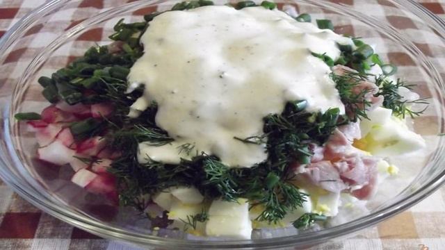 Салат с копченой курочкой