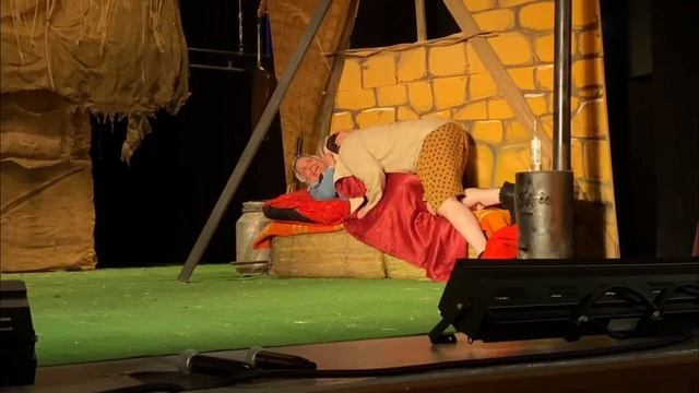Обзор комедийного спектакля «Расторжение брака» С. Рабаданова на даргинском языке (показ 21.05.25г.)