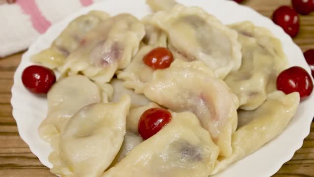 Вареники с черешней на заварном тесте. 🍒Рецепт тонкого теста которое не разваривается.🍒