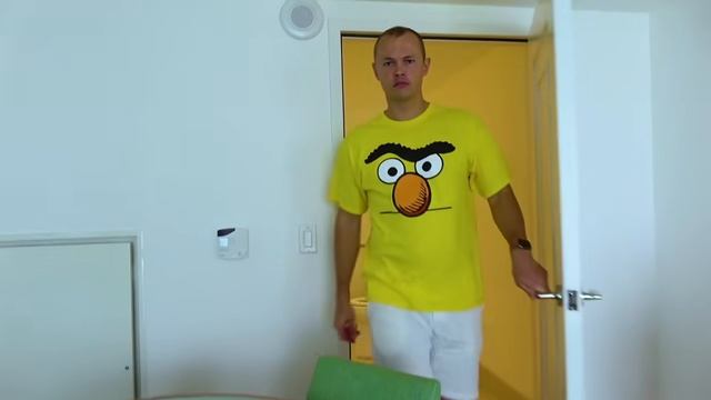 Мистер Макс Макс и игры на пляже Катя
