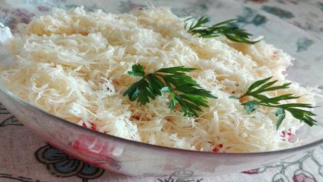 Салат слоеный