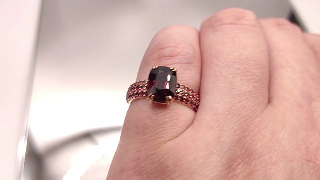 Золотое кольцо с камнями: Шпинель 3 ct. и Сапфир