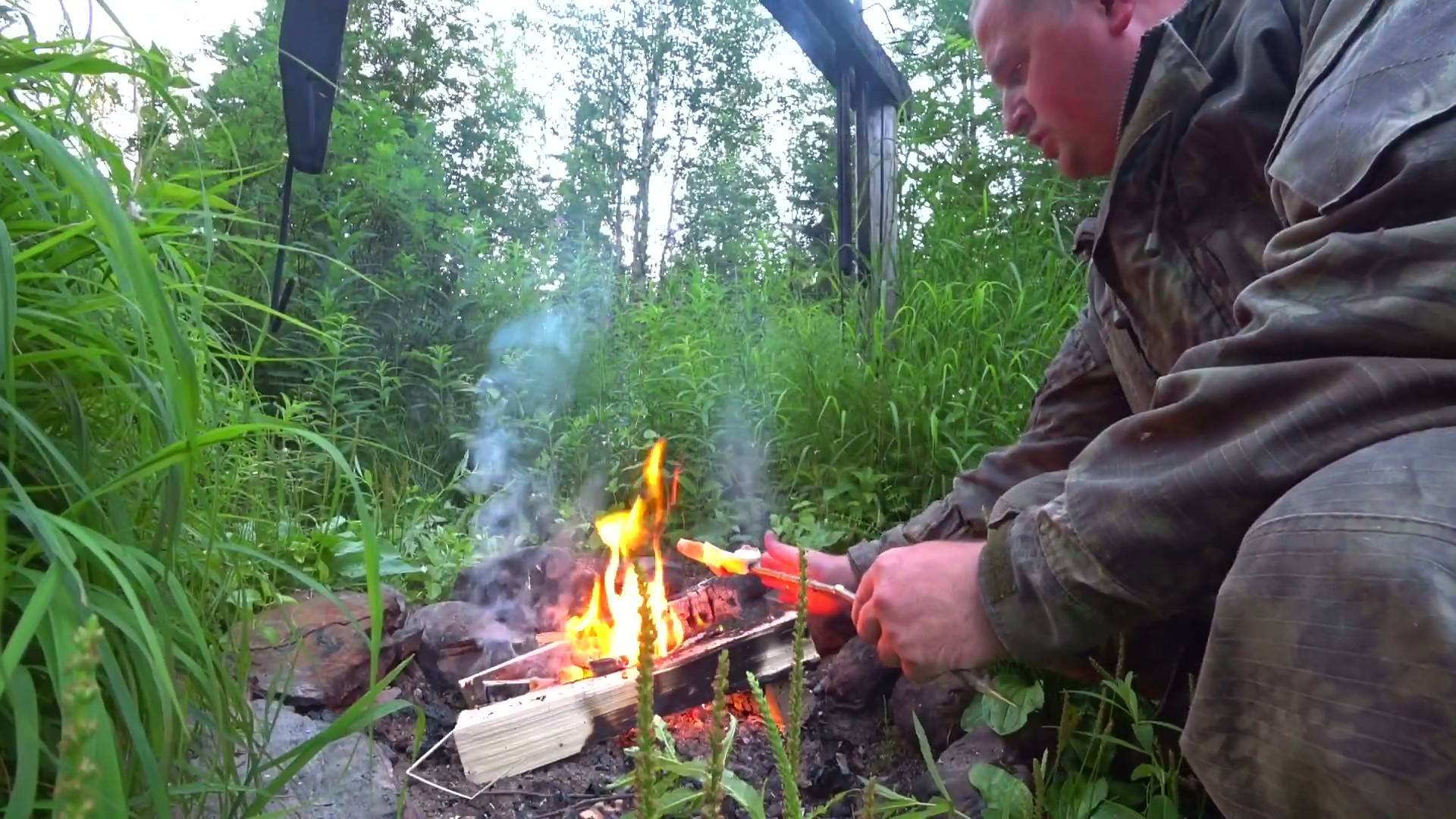 Нашли лесную избу и таёжную баню на берегу реки! Рыбалка, ловим трофейных ЩУК! Третий день в тайге!