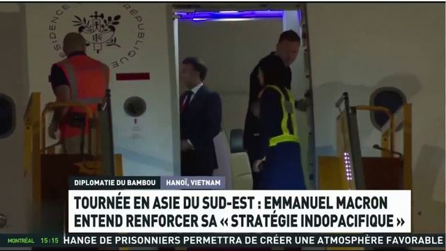 Президент Франции Макрон отхватил леща от своей жены прямо перед камерами во Вьетнаме.