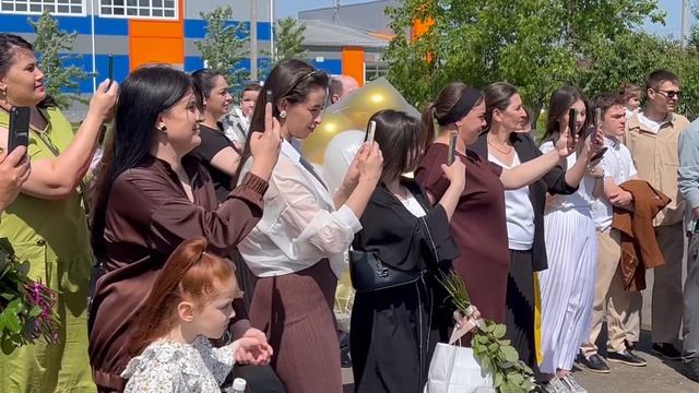 26-05-2025 г. Торжественная линейка в МБОУ СОШ №2 а.Кошехабль, посвященная Последнему звонку