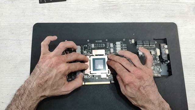 Сolorful iGame RTX 3080 Ti Vulcan установка медной пластины на топов