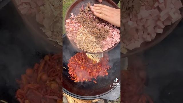 Сборная солянка в казане