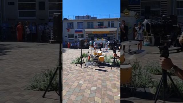 Косолапов Ярослав & Брузда Мария & Рустамова Александра - Гимн школы (2025) Последний звонок