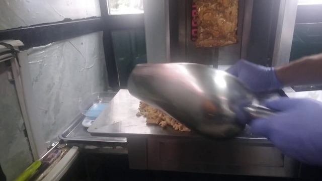 Как делается самая вкусная ШАУРМА в Батуми на улице Ча