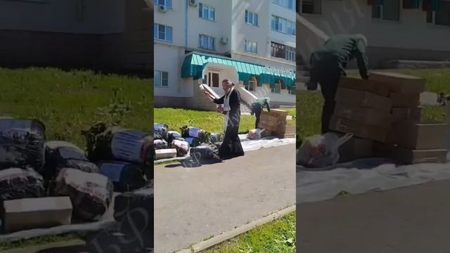 Погрузка очередного гуманитарного рейса состоялась.
