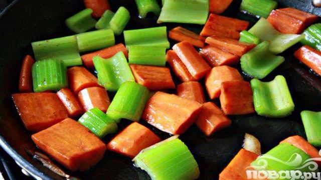 Говядина с вином и овощами