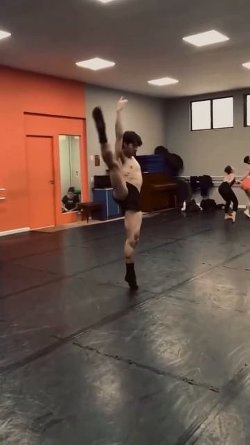 Клип @dancee_biz