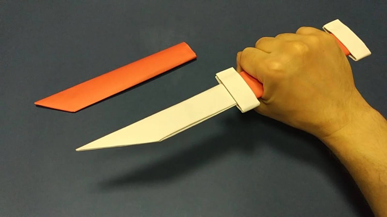Нож с ножнами из бумаги, оригами.  Origami paper knife with scabbard