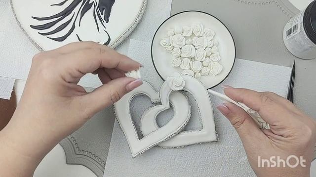 Сердце с силуэтами
