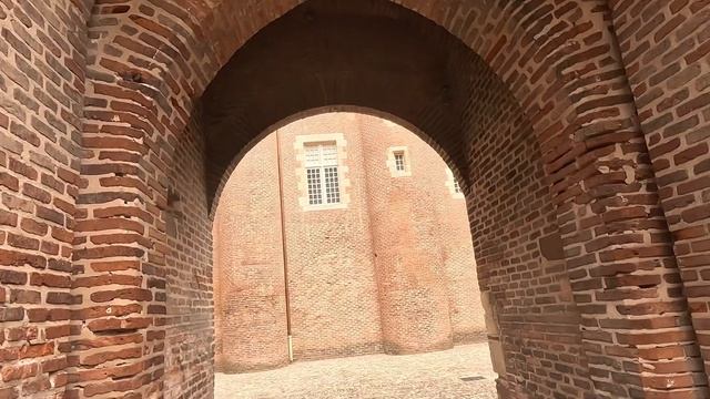 Поездка в Тулузу и в Альби. Записали в лицей. #жизньвоф?