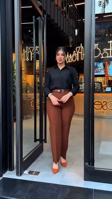 tYCXJ2C1Guw - These Outfits look beautiful on this girl #shorts #style #fashion