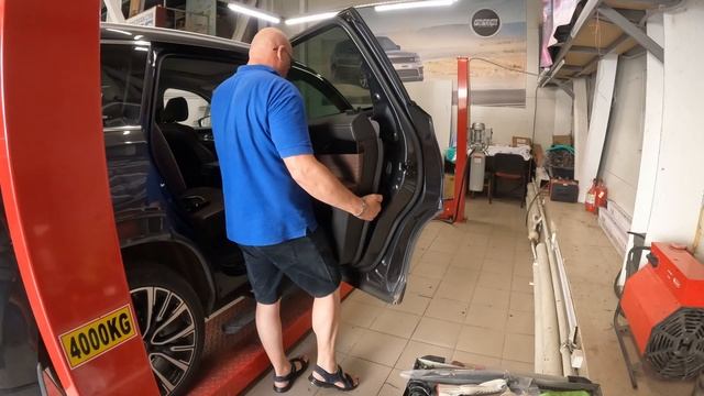 EXEED VX  - установка автоматических доводчиков дверей BTR Lock