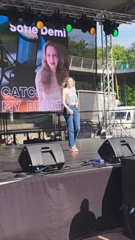 🌬 Catch My Breath – can’t run from emotions forever… An original song by Sofie V016-02