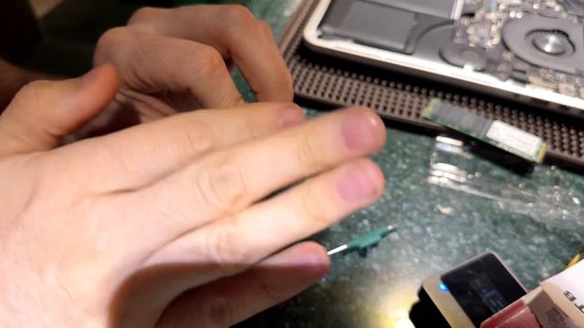 Апгрейд по Колхозски MacBook Pro 15 A1398 Early 2013 M2 SSD 1TB SATA