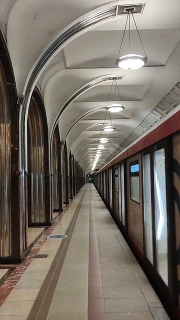 Ст.метро"МАЯКОВСКАЯ"🚇Уходящий поезд "Москва"✨Дорожная романтика столицы17.05.2025