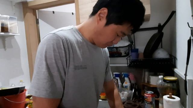 VLOG \\ Муж готовит плов \\Немного болтаем \\ Бабушка пришл