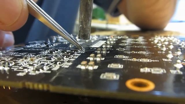 Ремонт Видеокарты GIGABYTE AMD R9 280X (blue screen of death).