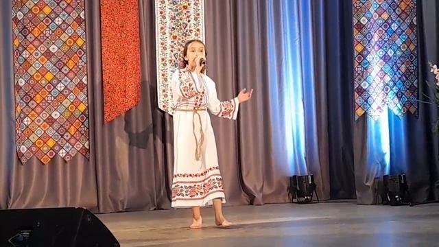 Беспалова Алиса "Ой, при лужку". mp4