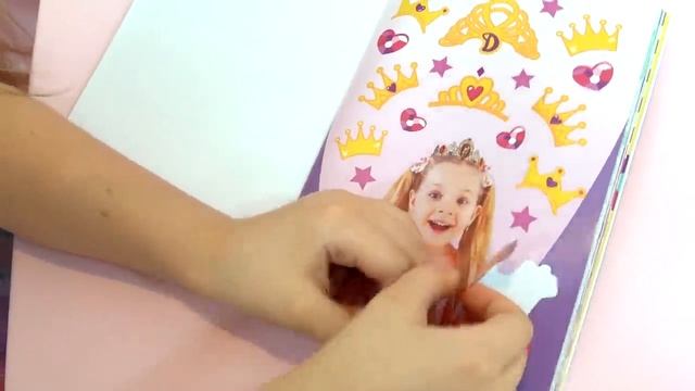 ДИАНА И РОМА - Диана и папа учатся веселиться и играть в разные игры дома