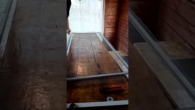 Как заменить старую москитную сетку на окнах
