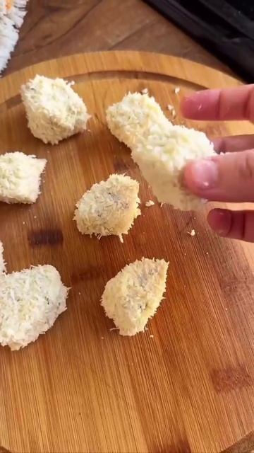 Салат с хрустящими баклажанами и бурратой