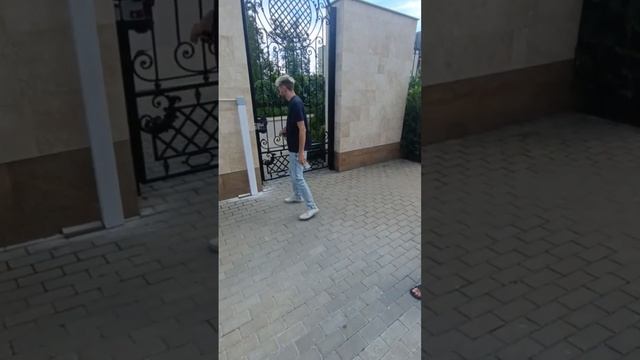 Установка современного домофона в частный дом в Москв