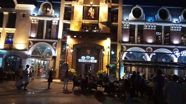 Ресторан на открытом воздухе в Батуми
