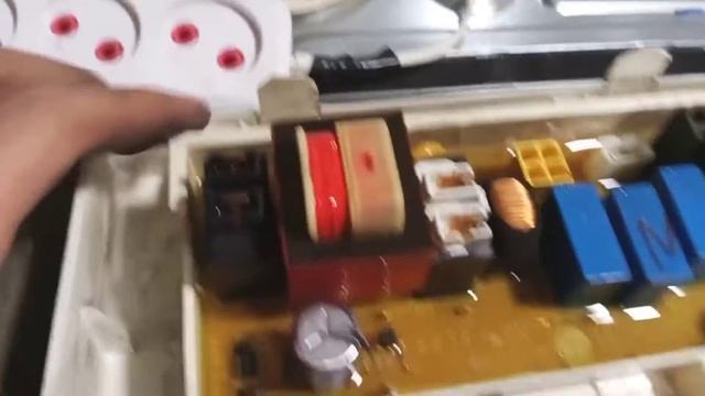 LG НЕ ОТЖИМАЕТ, ВРЕМЯ НЕ МЕНЯЕТСЯ И НЕ ВЫДАЁТ ОШИБКУ. ПРИЧИНА В ВИДЕО (ПОДРОБНО) РЕМОНТ МОДУЛЯ (4)