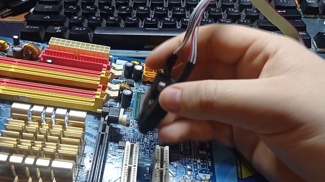 ПРОШИВКА BIOS ПОСЛЕ СЛЕТА ИЛИ НЕУДАЧНОГО ОБНОВЛЕНИЯ | CH34