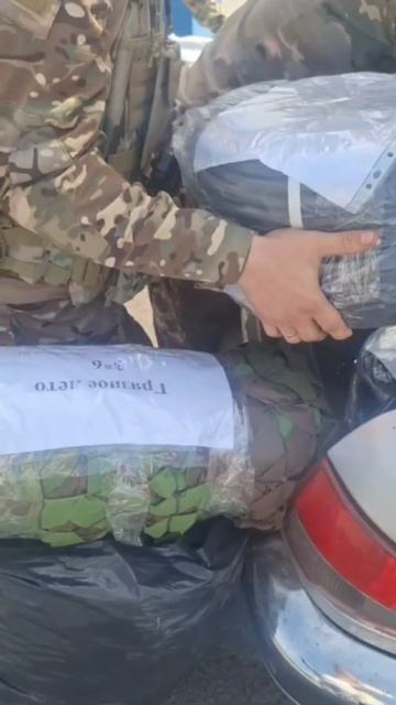 На Курском направлении парни получили свои посылки