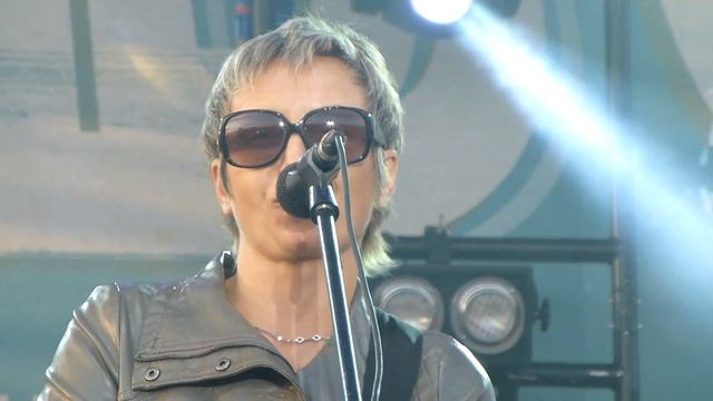 Сурганова и Оркестр - Апрельская (Московское небо 23.08.14)