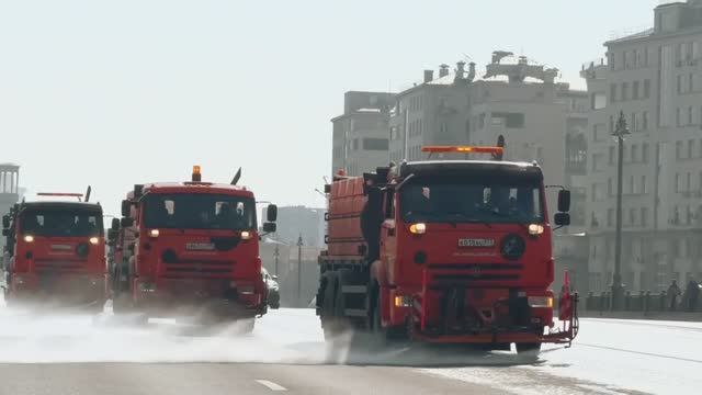Вальс КАМАЗов на улицах Москвы
