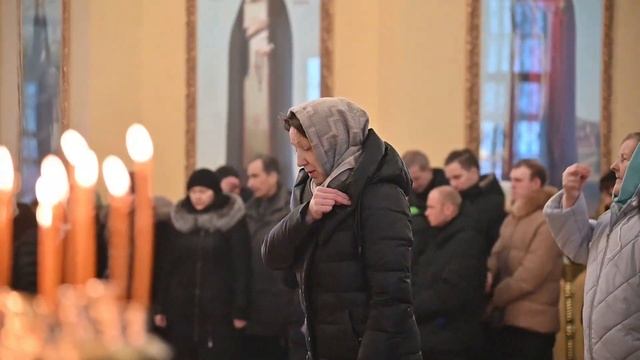 Божественная литургия в Никольской церкви подворья С?